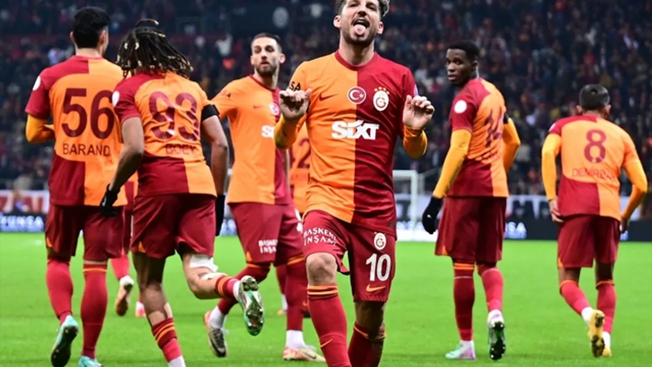 Galatasaray sahasında Kayserispor'u,  Nelsson ve Mertens'in golleriyle 2-1 mağlup etti.