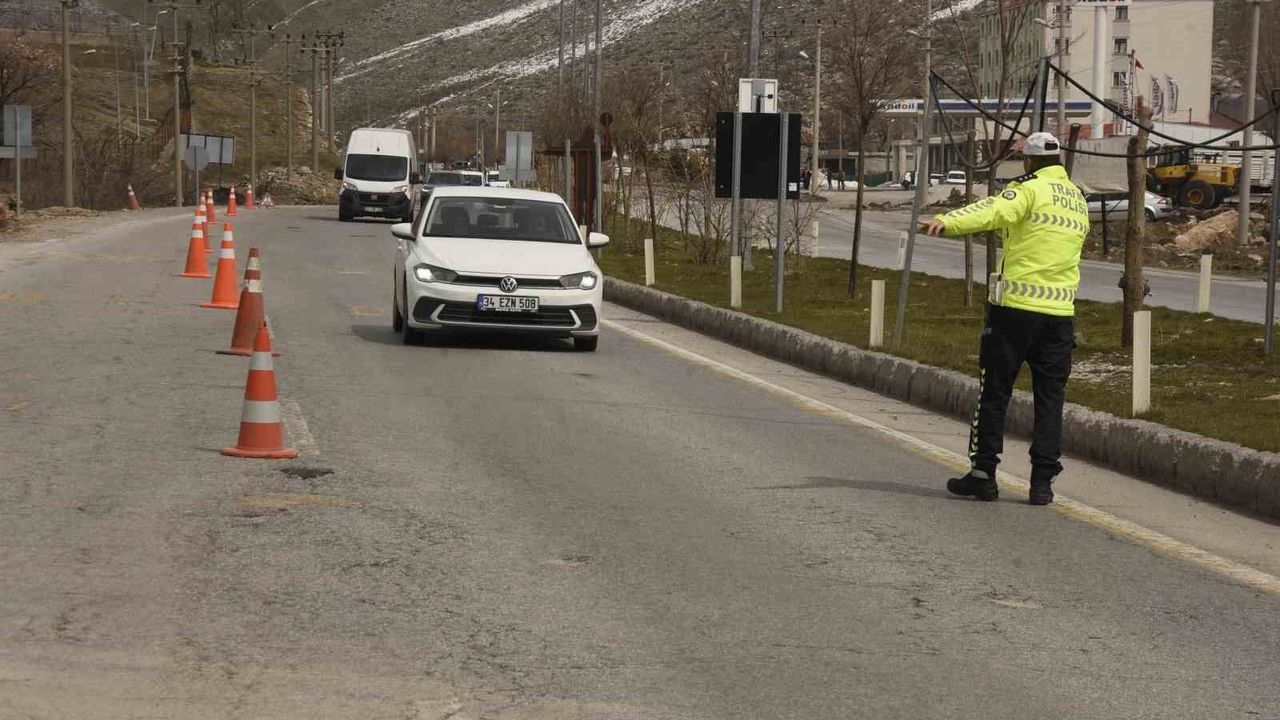 Bayram Öncesi Bitlis'te Sıkı Trafik Kontrolleri