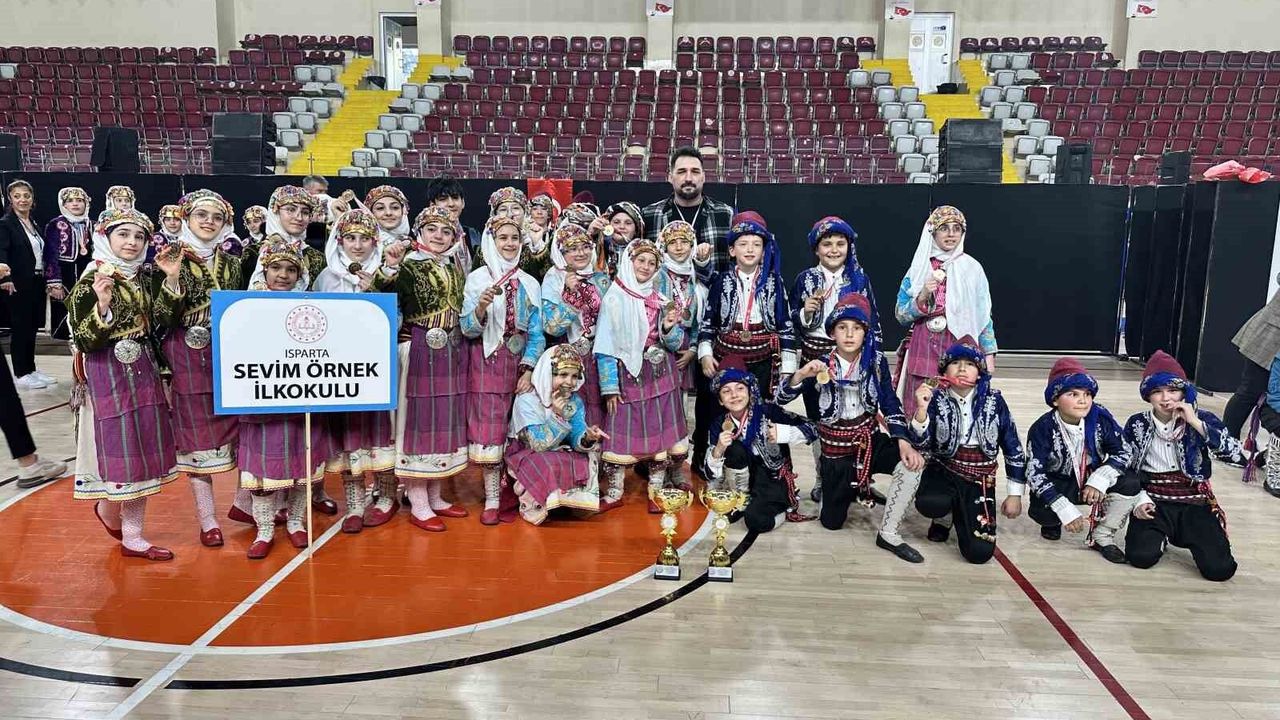 Isparta'da Küçükler Kategorisinde Şampiyon Sevim Örnek İlkokulu