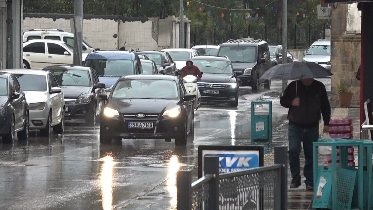 Kilis'te Etkili Yağışlar Görüş Mesafesini Düşürdü