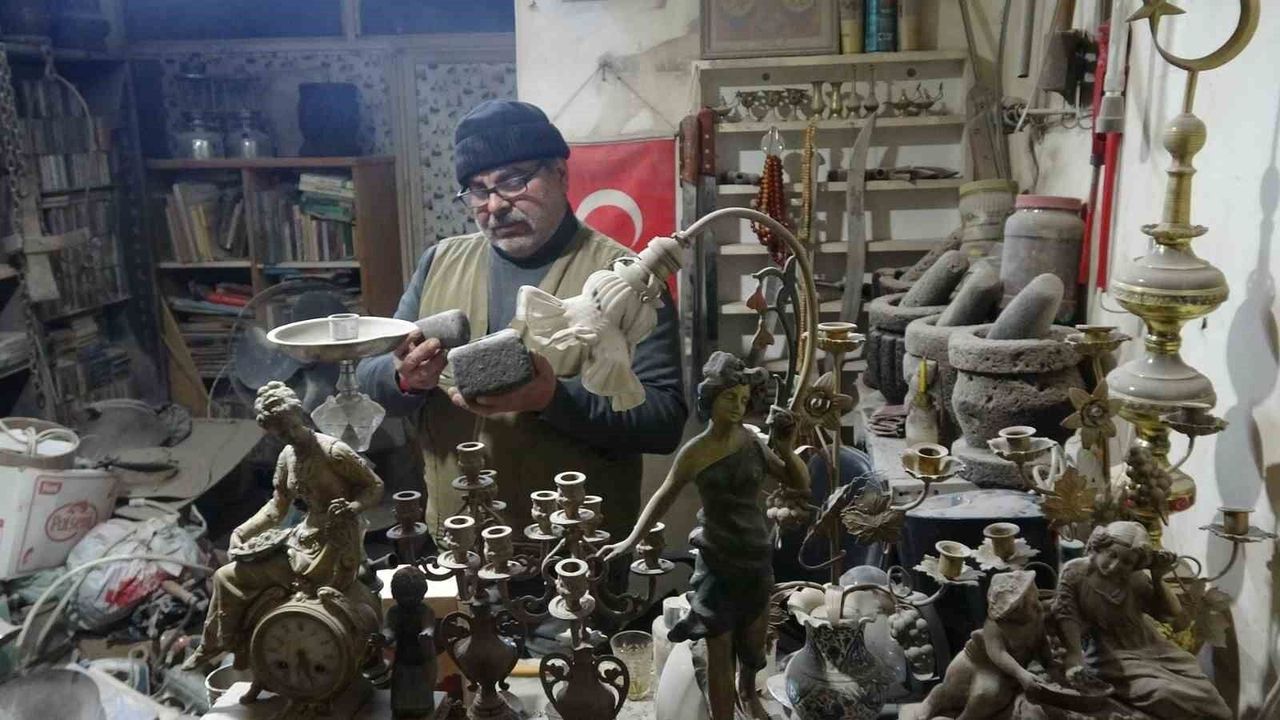 Kilis'te Taş Oymacılığının Son Temsilcisi Bayramda Tezgahında