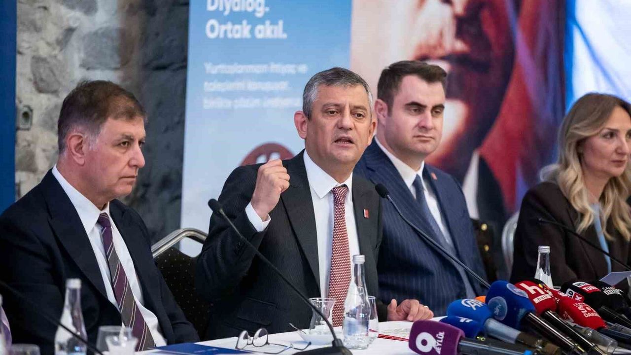 Özgür Özel: Romanların Mecliste Temsili ve Bütçe Sözümüz Var