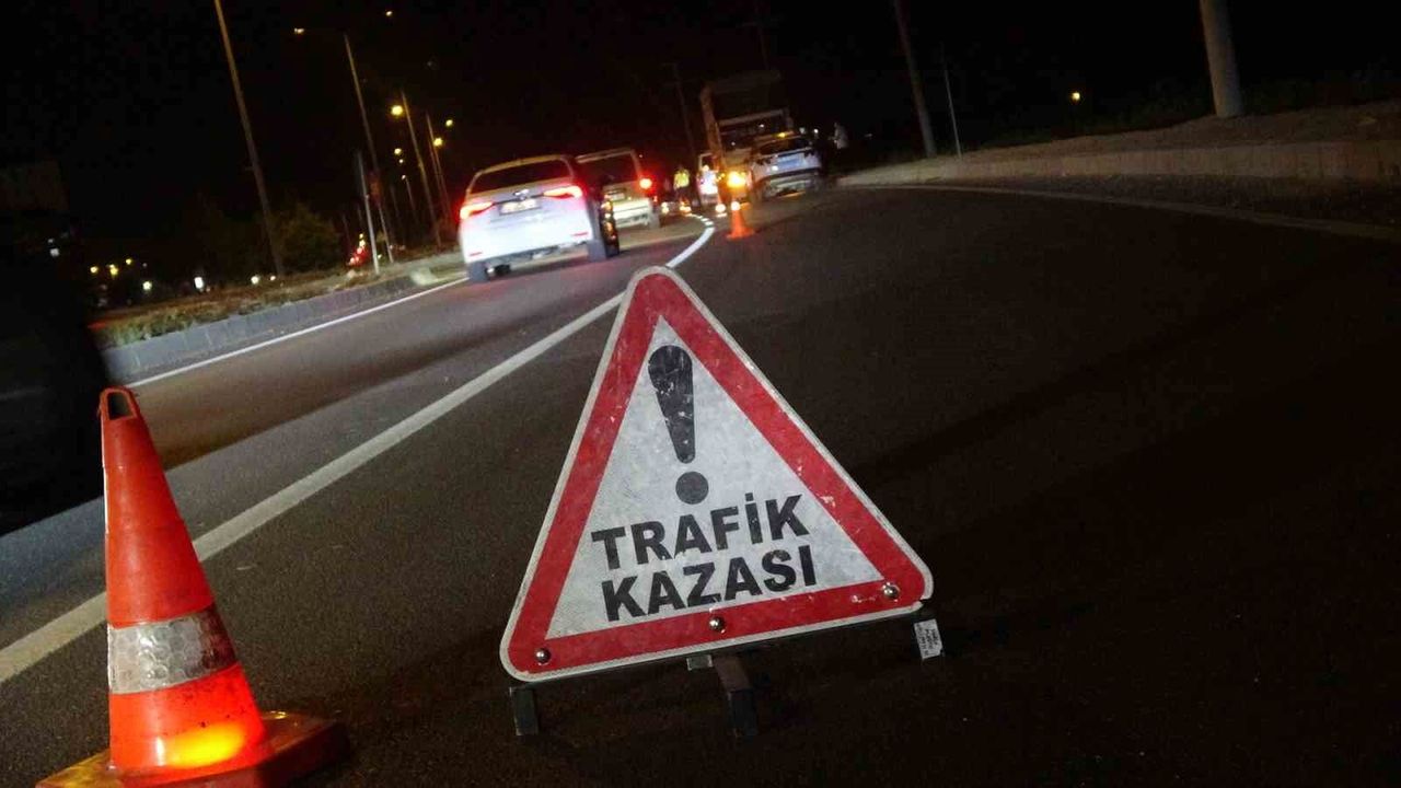 Kilis'te motosiklet ve otomobil çarpıştı: 2 kişi yaralı