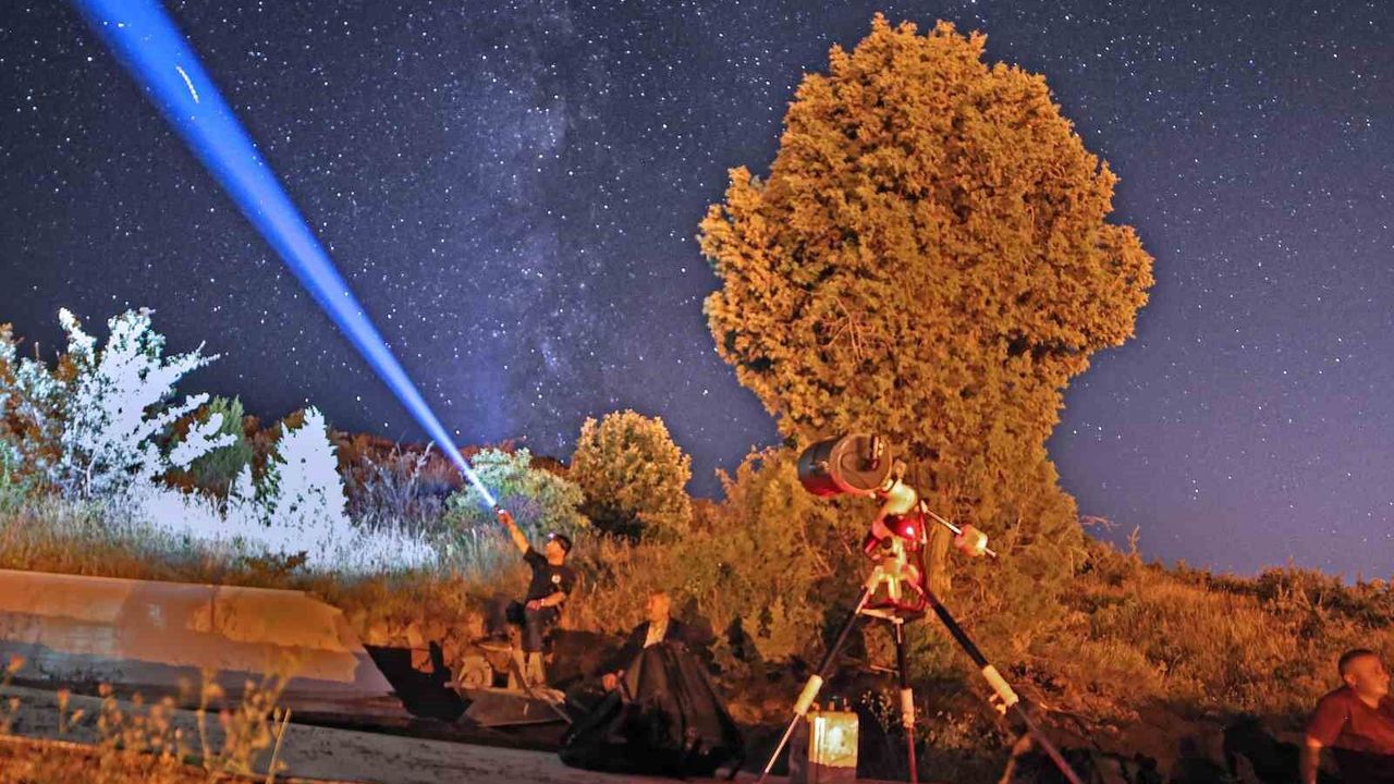 Bitlis'te Perseid meteor yağmuru ile gökyüzü şöleni