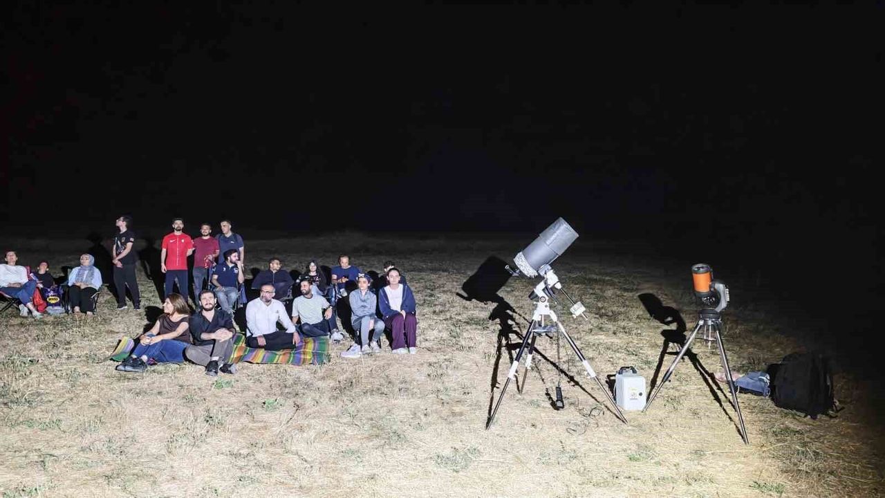 Bitlis'te uzay tutkunları gökyüzü gözlemi yaptı