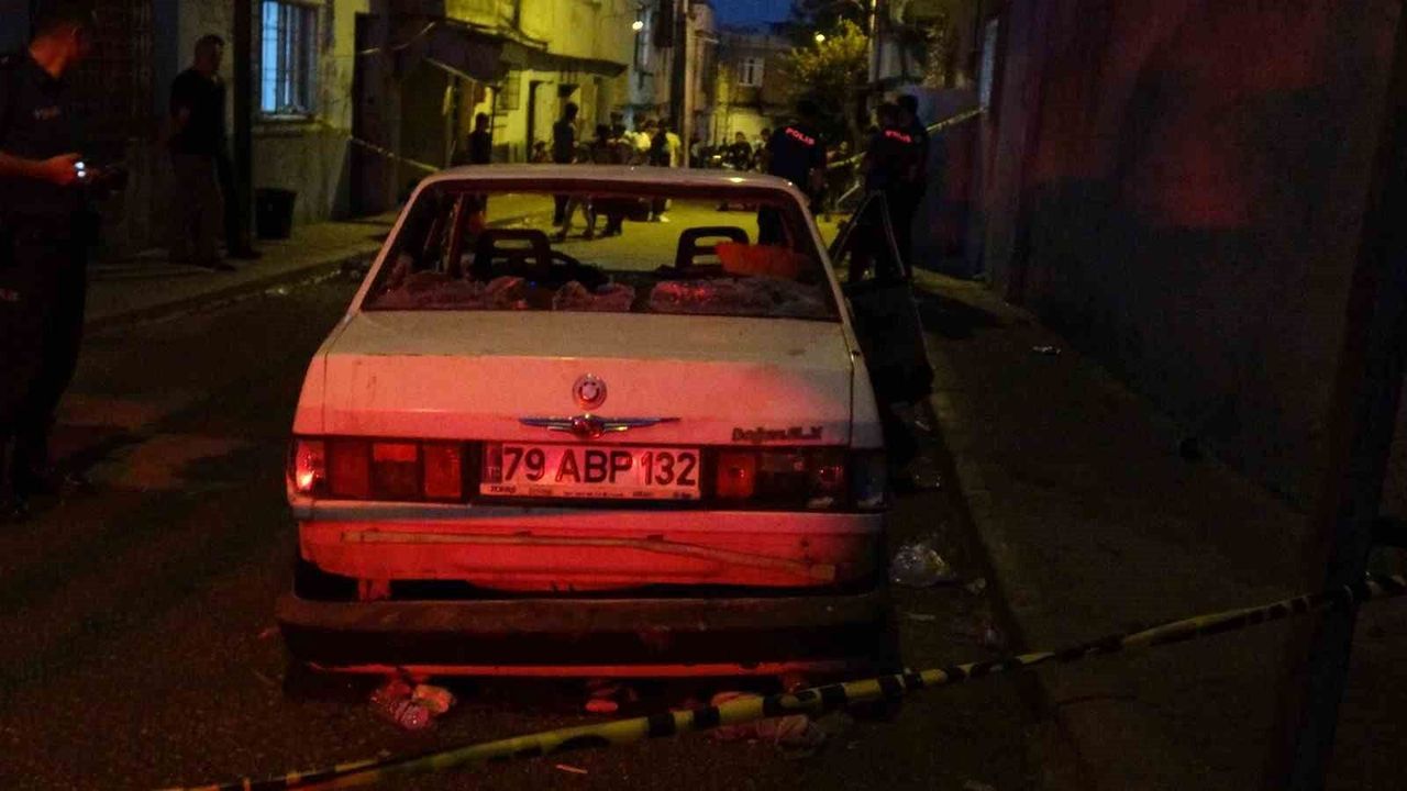 Kilis'te aileler arasında otomobil dehşeti: 2 yaralı