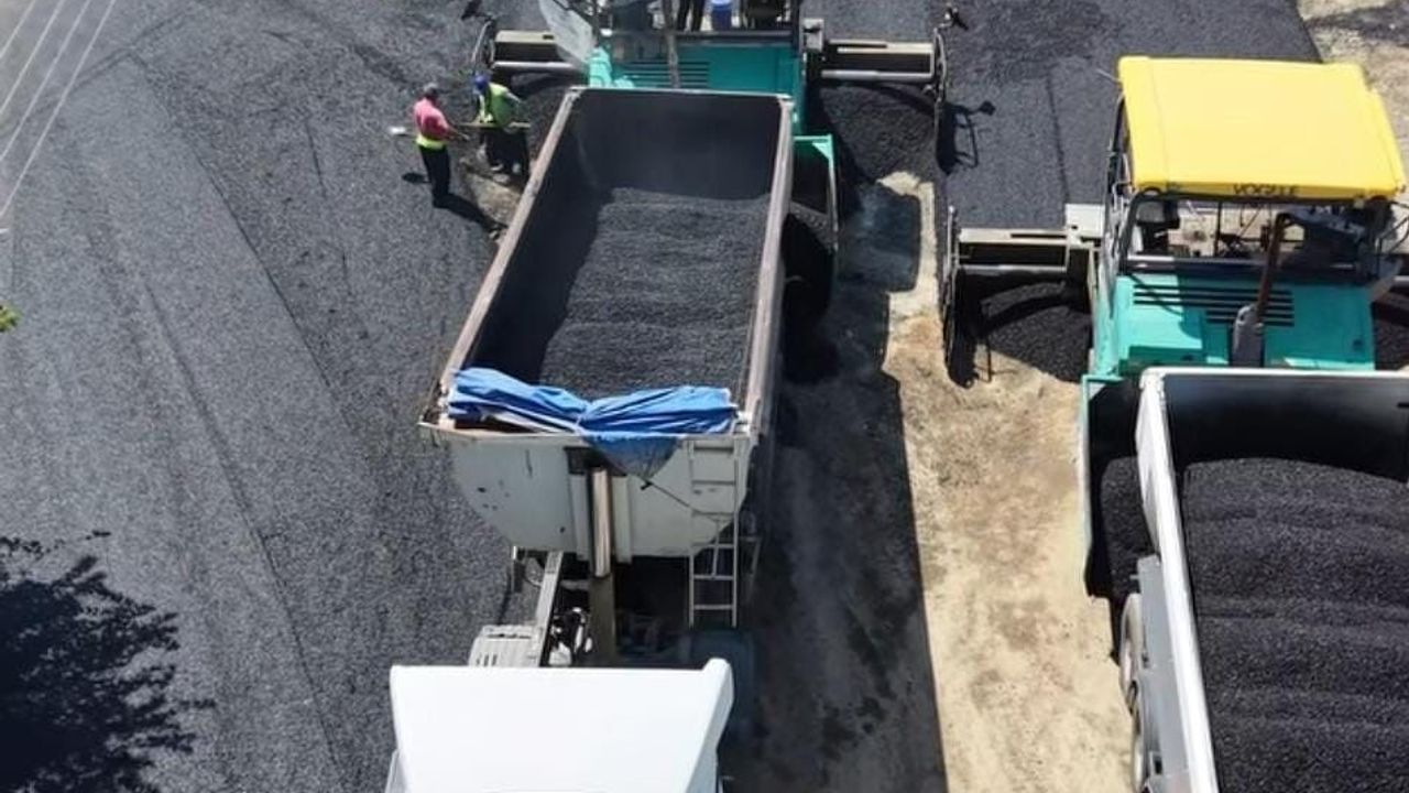 Kilis'te Cahit Ulutaş Caddesi'nde yenileme çalışmaları sürüyor