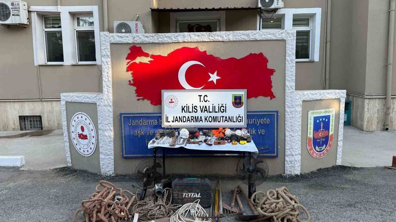 Kilis'te izinsiz kazı operasyonu: 4 kişi yakalandı