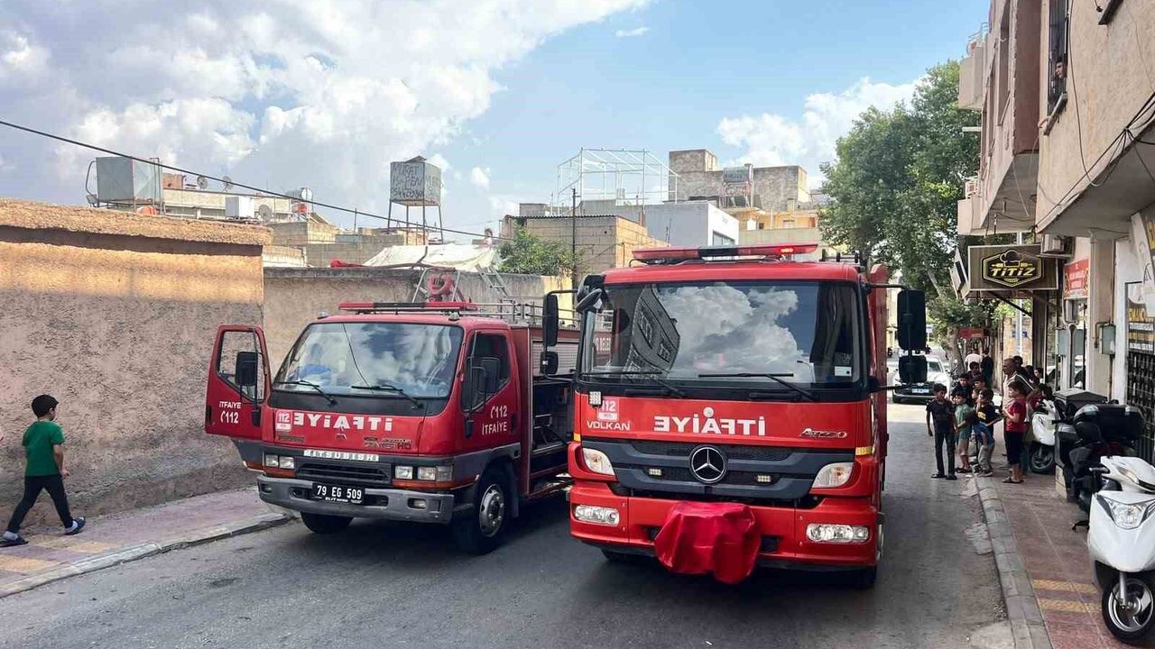Kilis'te terkedilmiş evde yangın paniği