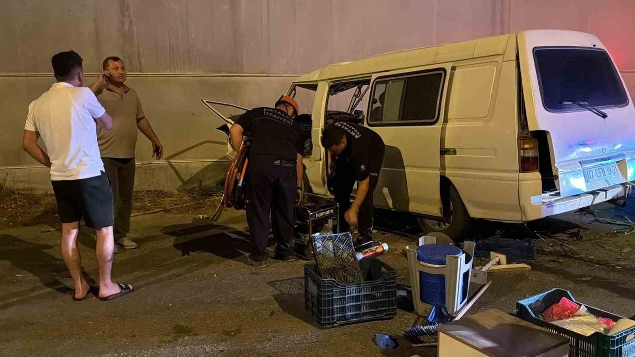 Kazada 2 Kişi Yaralandı
