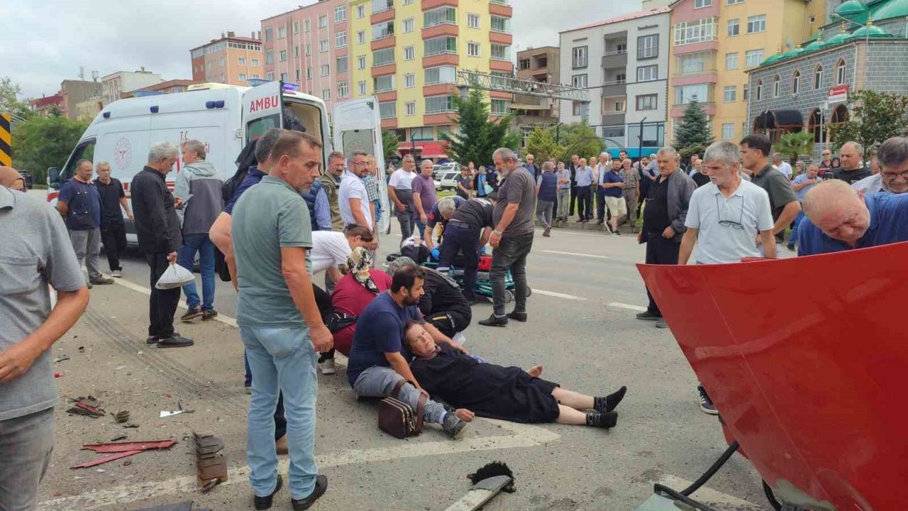 Giresun’un Eynesil İlçesinde Kaza Sonrası Can Pazarı Yaşandı! 4 Yaralı