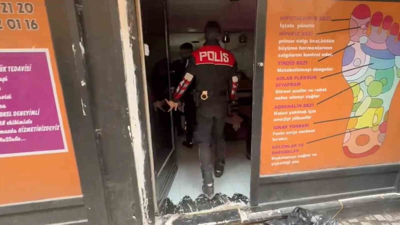 Bursa'da fuhuş operasyonu: 21 kadın kurtarıldı, 12 şüpheli gözaltında
