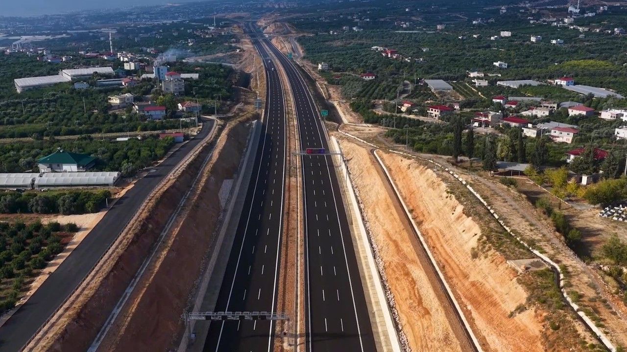 Çeşmeli-Kızkalesi Otoyolu trafiğe açılıyor! 18 dakikaya düşüyor