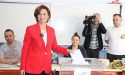 ESKİŞEİR'de CHP'li Ünlüce başkan seçildi; ilçelerin 8'ini CHP, 4'ünü AK Parti, 1'er belediyeyi de DSP ve BBP kazandı (VİDEO EKLENDİ)