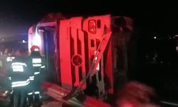 Diyarbakır’da devrilen tırın sürücüsü yaralandı
