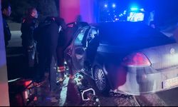 Eskişehir Çevreyolunda Feci Kaza: Otomobil Beton Kolona Çarptı, 2 Yaralı