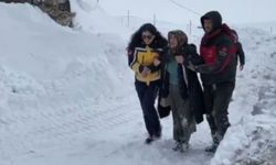 Kars'ta hasta kadın için ekipler seferber oldu
