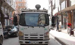 Siirt'te müziği duyan çöpünü çıkartıyor