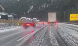 Adana'da Dolu Yağışı Ulaşımda Sorunlar Yarattı