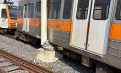 Adana'da metro vagonu raydan çıkarak direğe çarptı