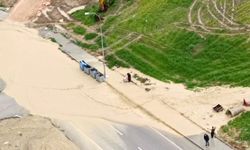 Adana'da Yağışlar Hayatı Olumsuz Etkiledi: Dereler Taşarak Yolları Su Bastı