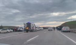 Adıyaman'da ticari araç ile otomobil çarpıştı: 5 kişi yaralandı