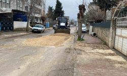 Adıyaman'daki Hasar Gören Yollara Müdahale Ediliyor