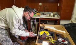 Ankara'da kaldırım taşlarını onarmak sanatçıya düştü