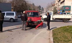 Bursa'da trafik kazası: 3 yaralı