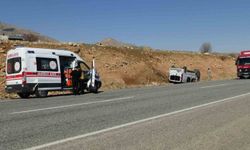 Gercüş'te minibüs takla attı: 1 yaralı