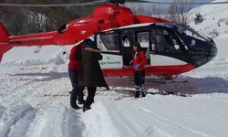 Kar engeli ambulans helikopterle aşıldı