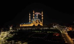 Selimiye Camii'nde mahya mesajı değişti: 'Camide Hayat Var'