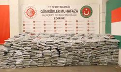 Ticaret Bakanlığı Gümrükler Muhafaza ekiplerinden zehir tacirlerine ağır darbe: 1 ton 413 kilo esrar ele geçirildi