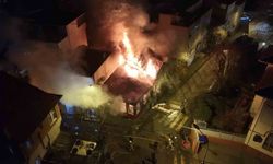 Üsküdar'da tarihi metruk binalarda yangın