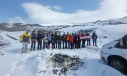 Ağrı Dağı'na zirve tırmanışı için 19 dağcı grubu yola çıktı