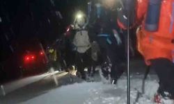 Ağrı Dağı'ndaki zirve tırmanışı olumsuz hava koşulları nedeniyle durdu