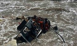 Alanya'da balıkçı teknesi devrildi: İki kişi yüzerek kurtuldu