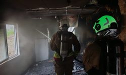 Antakya'da bir müstakil konut alevlere teslim oldu