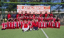 Antalyaspor Diyarbakır Futbol Akademisi'nden çocuklara yönelik sağlık semineri