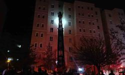 Apartmanın Girişindeki Elektrik Panosunda Meydana Gelen Patlama, Büyük Korkuya Yol Açtı