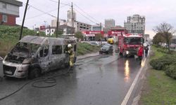 Ataşehir'de bir servis minibüsü alev alev yandı