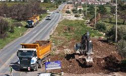 Aydın Büyükşehir, Akbük'teki yol bakım çalışmalarını sürdürüyor