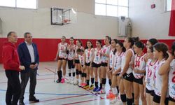 Ayvalıkgücü Belediyespor'un Voleybol Takımından Önemli Başarı