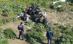 Ayvalık'ta 25 göçmen, 3'ü çocuk olmak üzere yakalandı