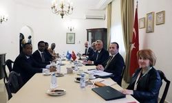 Bakan Bolat, Somali Sanayi ve Ticaret Bakanı Hassan ile bir araya geldi