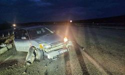 Bariyerlere Çarpan Otomobilde 4 Yaralı