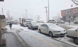 Başkale'de Kar Yağışı Etkili Oldu