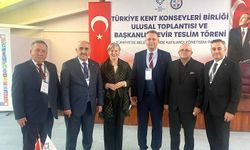 Başkan Tanfer, 'Belediyelerde Katılımcı Yönetim' paneline katıldı