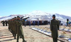 Bayburt'ta 18 Mart Şehitleri Anma Günü ve Çanakkale Zaferi'nin 111. Yıldönümü İçin Tören Gerçekleştirildi