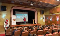 Bayındır'da Öğrencilere 'Güvenli Gelecek İçin Gençlik' Konferansı Düzenlendi
